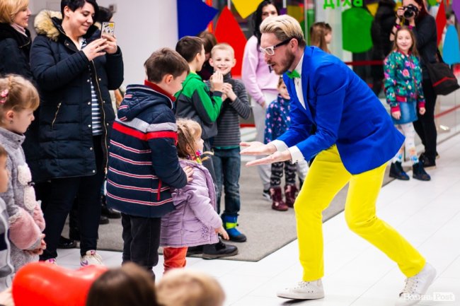 У «Промені» веселили дітей весняною програмою. ФОТО*