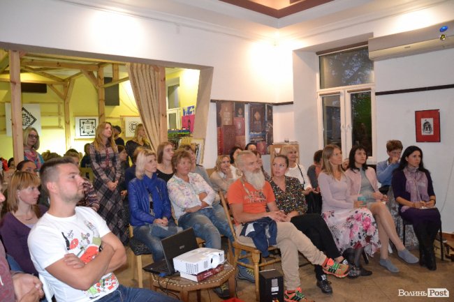 У Луцьку - вечірка вегетаріанців. ФОТО