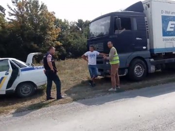 Розповіли, у якому стані велосипедист, який потрапив під вантажівку на Волині. ВІДЕО