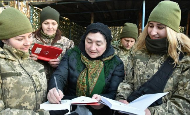 Жінок-військовослужбовців з волинської бригади  вітали зі святом 8 Березня. ФОТО