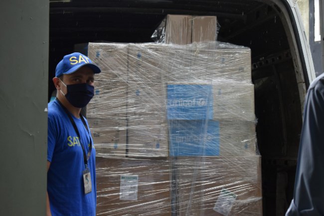 Соцпрацівники Волині отримали маски та рукавички від ЮНІСЕФ