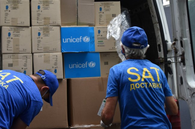 Соцпрацівники Волині отримали маски та рукавички від ЮНІСЕФ