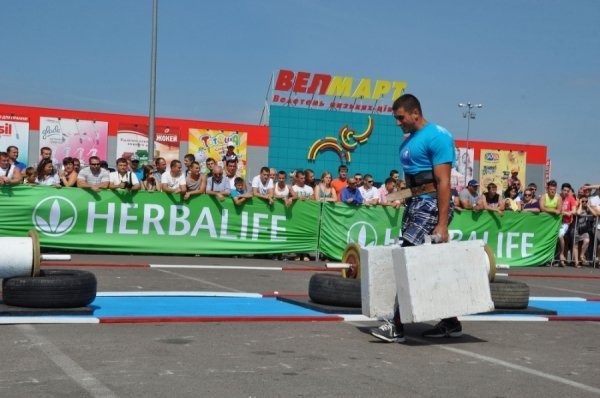 Чемпіонат богатирів у Рівному. ФОТО