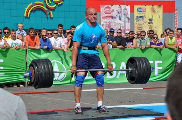 Чемпіонат богатирів у Рівному. ФОТО