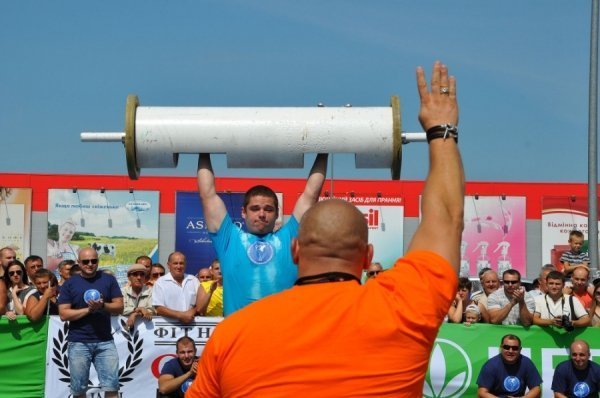Чемпіонат богатирів у Рівному. ФОТО