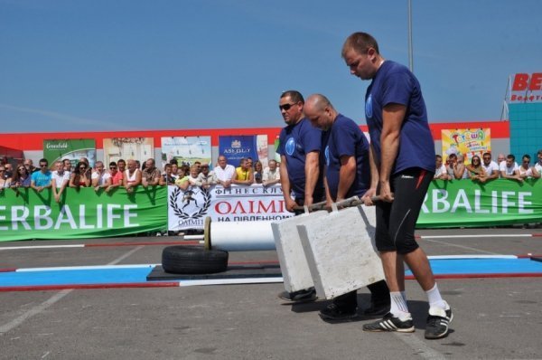 Чемпіонат богатирів у Рівному. ФОТО