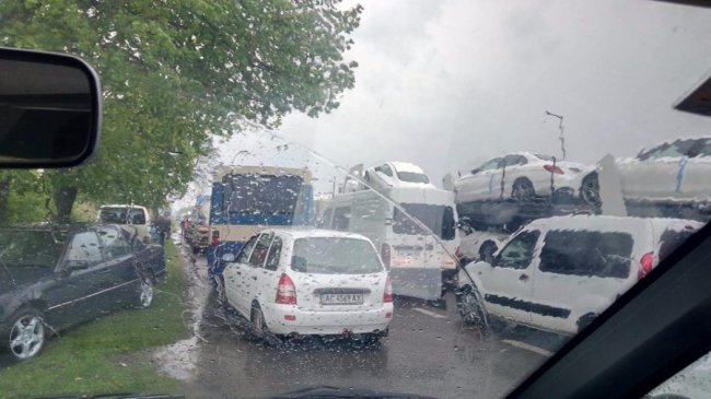 Дощ не злякав блокадників: три траси на Волині досі перекриті