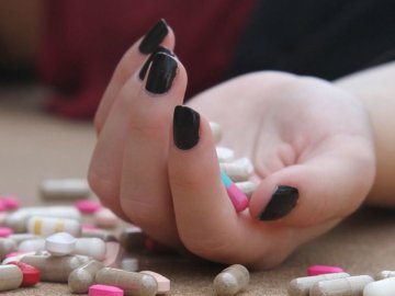 Волинянка наковталася таблеток та померла у лікарні