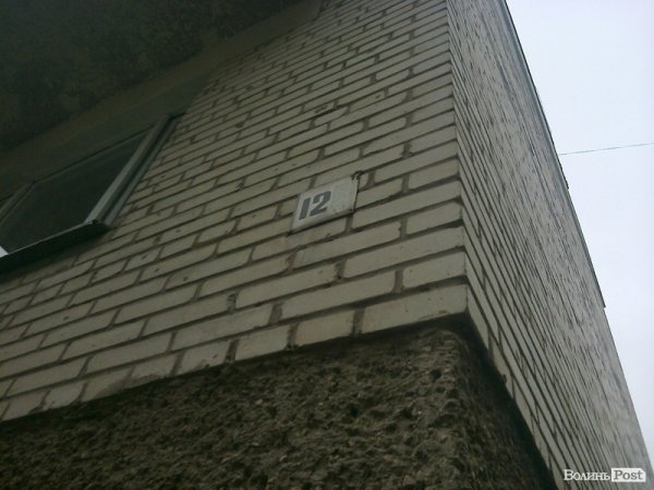 Лучани незадоволені будівництвом храму через електричний кабель. ФОТО