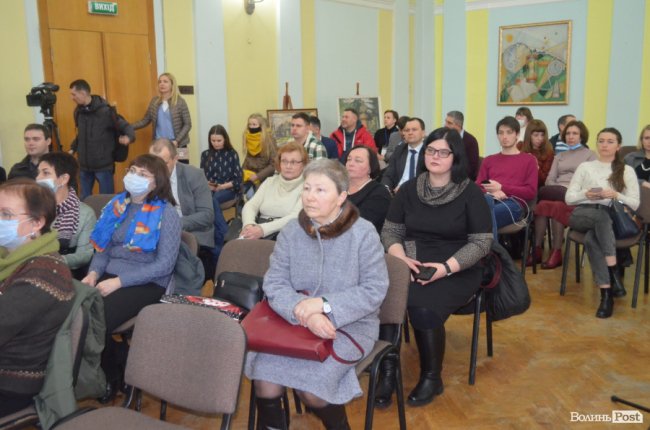 У найбільшому виші Волині презентували повне 14-томне зібрання творів Лесі Українки. ФОТО