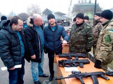 Волинські волонтери влаштовують благодійний ярмарок