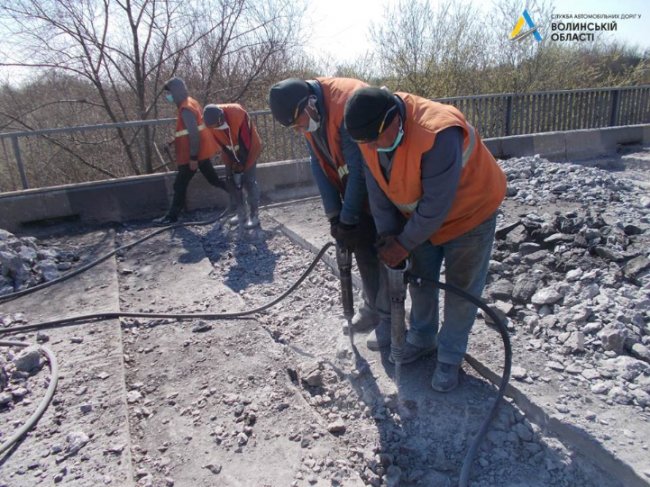 У Княгининку ремонтують міст через Стир. ФОТО