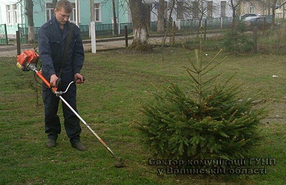 На Волині поліцейські вийшли на толоку. ФОТО 