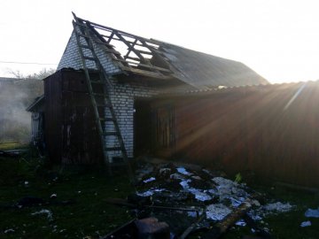 У курортному селищі на Волині горіла господарська будівля