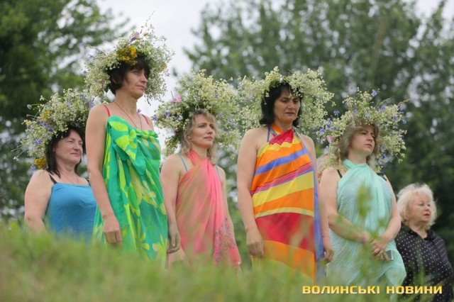 Як у Луцьку на Івана Купала освячували воду у Стиру. ФОТО