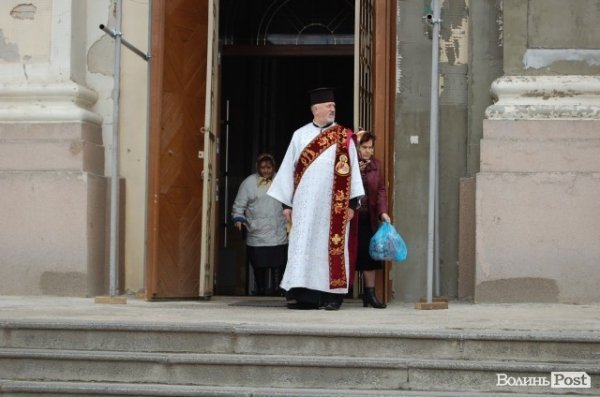 У Луцьку почали освячувати паску. ФОТО