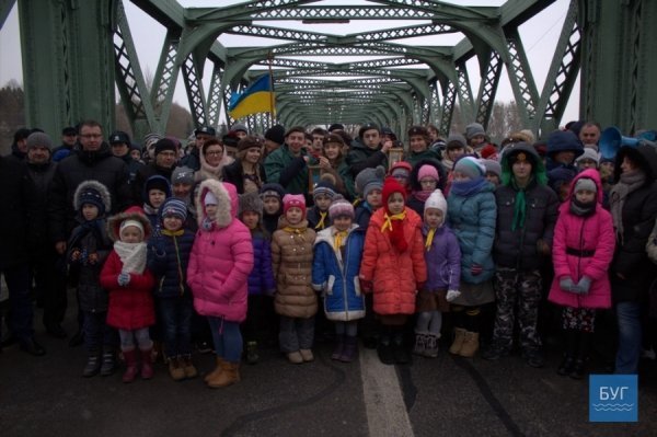 На Волинь прибув Вифлеємський вогонь миру