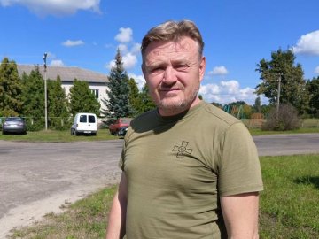 Під час реабілітації військовослужбовець з Волині збирає гроші на позашляховик для своєї бригади. ВІДЕО