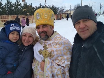 У селі під Луцьком створили ланцюг єднання: громада церкви УПЦ МП не прийшла. ФОТО