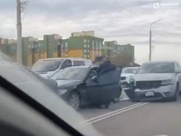 На мосту в Луцьку в аварію потрапили три авто