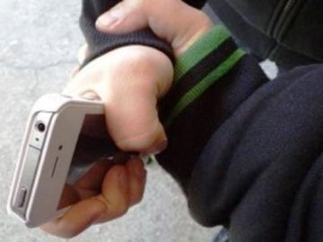 На Волині троє підлітків побили  і пограбували чоловіка