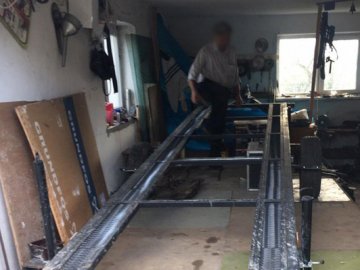 У Львові 33-річний чоловік викрав причіп з передвиборчою агітацією