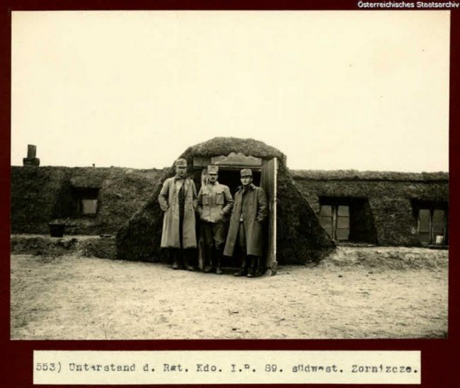 Австрійські солдати в селі на Волині 100 років тому. РЕТРОФОТО