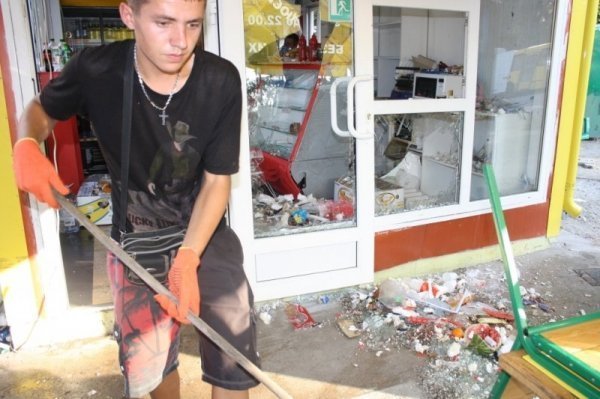 У Чернівцях у магазині вибухнув балон з газом. ФОТО