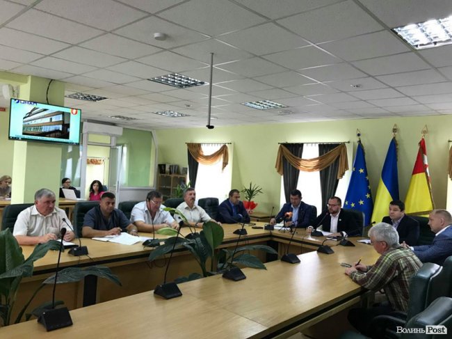 У Луцьку назвали причини нестерпного смороду