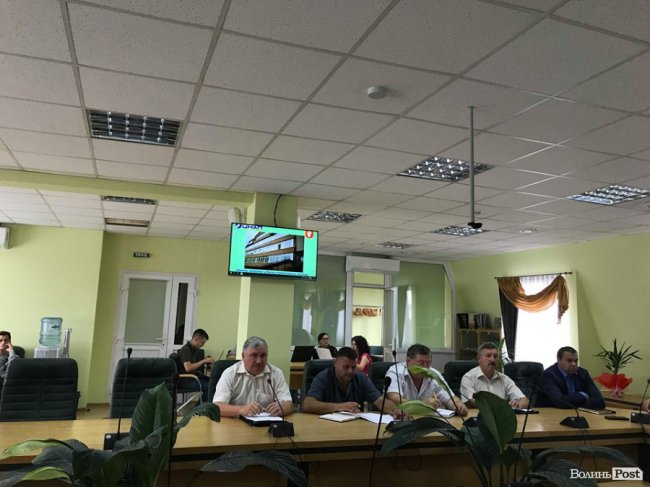 У Луцьку назвали причини нестерпного смороду