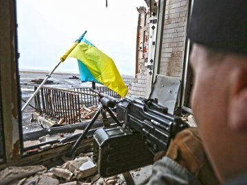 «Кіборга» засудили за прапор України