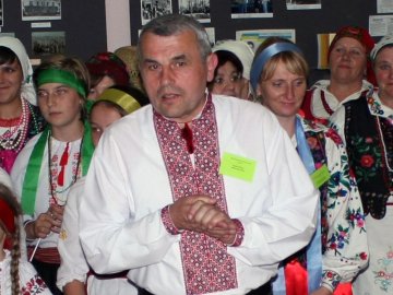 Порошенко нагородив директора волинського музею