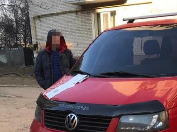 З будинку волинянки викрали автозапчастини. ФОТО