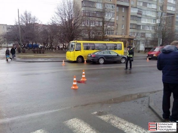 У Луцьку пішохід потрапив під колеса «Ауді». ФОТО