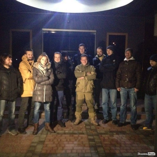 У Луцьку майданівці принесли владі гарбузи