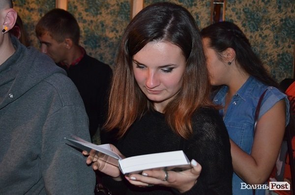 У Луцьку Макс Кідрук розповів про «кошмар сучасної фізики». ФОТО