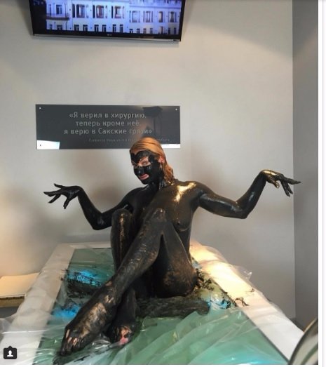 Волочкова знялася голою і в грязюці. ВІДЕО