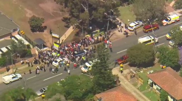 В Австралії авто протаранило школу, загинули діти