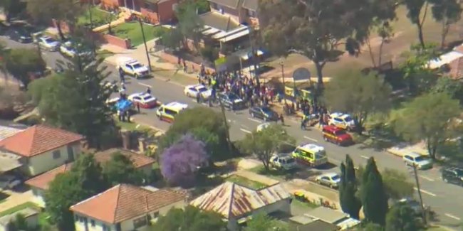 В Австралії авто протаранило школу, загинули діти