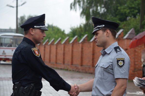 У Луцьку поліцейські отримали нові погони і звання. ФОТО