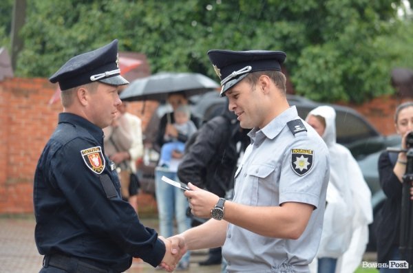У Луцьку поліцейські отримали нові погони і звання. ФОТО