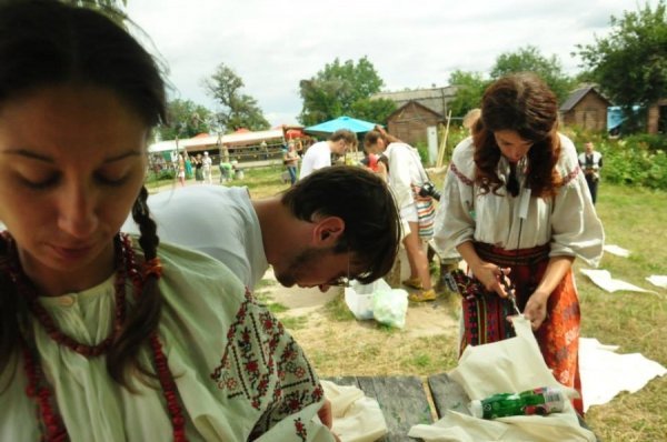 Лучанка влаштувала етно-показ одягу під Києвом. ФОТО. ВІДЕО