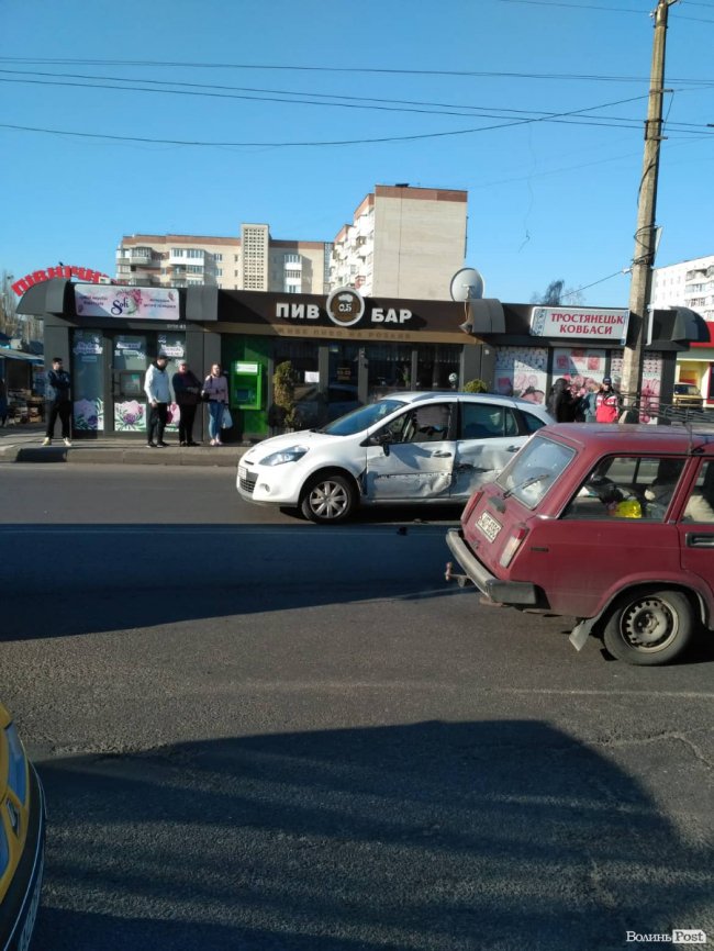 У Луцьку – подвійна аварія з потерпілими: рух ускладнений. ФОТО