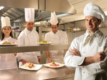 Що треба знати, перш ніж купувати куртку для кухаря?*