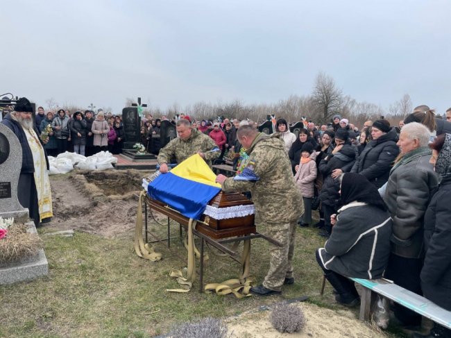 Сотні волинян провели в останню путь Героя Богдана Богуша