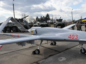 Показали, як ЗСУ підірвали Байрактаром ворожу колону. ВІДЕО