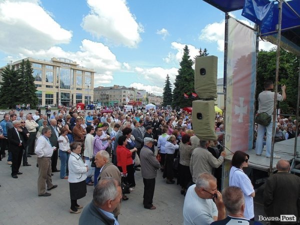 Богомолець розповіла лучанам про «куплені» рейтинги