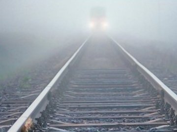 На Волині машиніст врятував сплячу на колії жінку