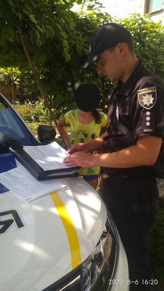 У селі на Волині зливали нечистоти прямо біля будинку. ФОТО