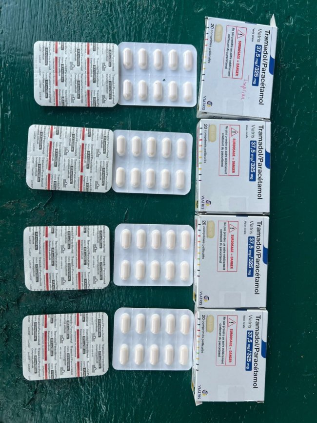 В «Устилузі» в аптечці житомирчанина митники виявили психотропи. ФОТО